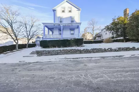 787 High St, Fall River, MA 02720