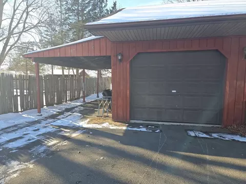 25 Christopher St, Chicopee, MA 01020 photo 17