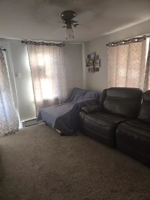 25 Christopher St, Chicopee, MA 01020 photo 9