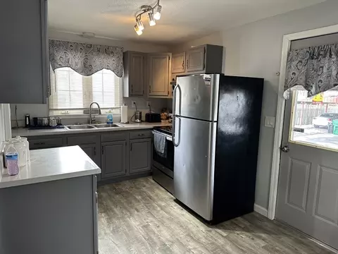 25 Christopher St, Chicopee, MA 01020 photo 3