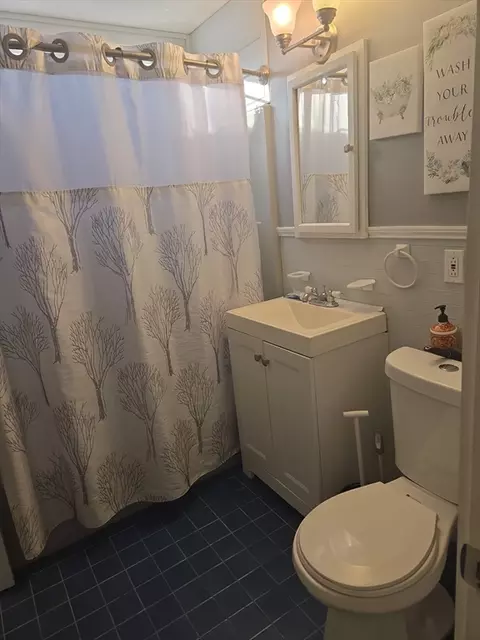 25 Christopher St, Chicopee, MA 01020 photo 10