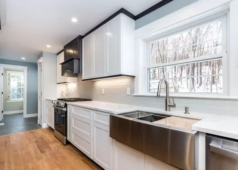 40 Wheelock Rd, Waltham, MA 02453 photo 8