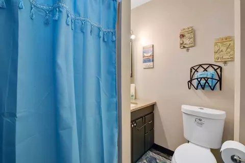 Bath - 253 Fairview Ave, Chicopee, MA 01013 photo 1 of 1