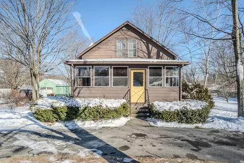 520 N Westfield St, Agawam, MA 01030