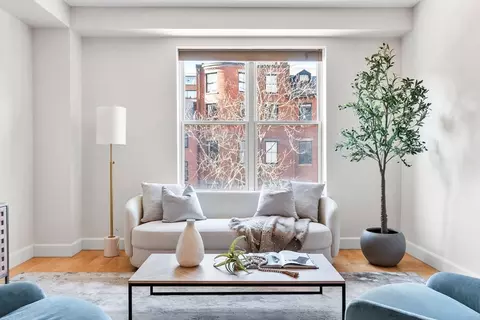 10 Bowdoin #303, Boston, MA 02114