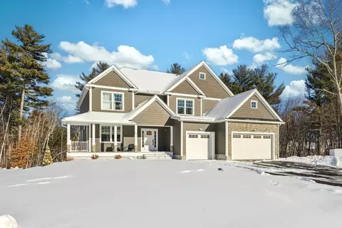 16 Crown Rd, Tyngsborough, MA 01879