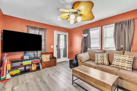 69 Silas St, Springfield, MA 01109 photo 8