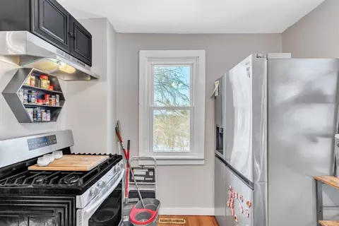 69 Silas St, Springfield, MA 01109 photo 17