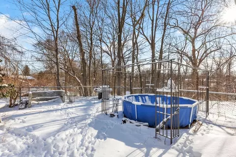 69 Silas St, Springfield, MA 01109 photo 33