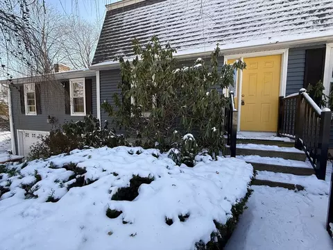 38 High Meadow Rd, Agawam, MA 01030