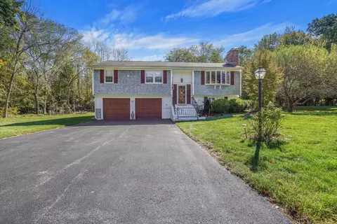 39 John Alden Rd, Seekonk, MA 02771