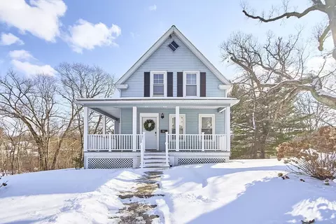 99 Clover St, Worcester, MA 01603 photo 3