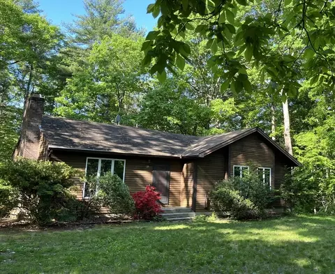 22 Raymond Dr, Belchertown, MA 01007