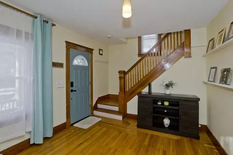 Entry Way - 139 Eddy St, Springfield, MA 01104 photo 1 of 4