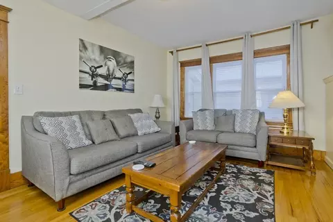 Living - 139 Eddy St, Springfield, MA 01104 photo 2 of 6