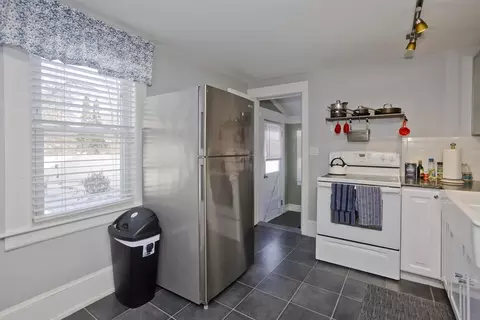 Kitchen - 139 Eddy St, Springfield, MA 01104 photo 4 of 4