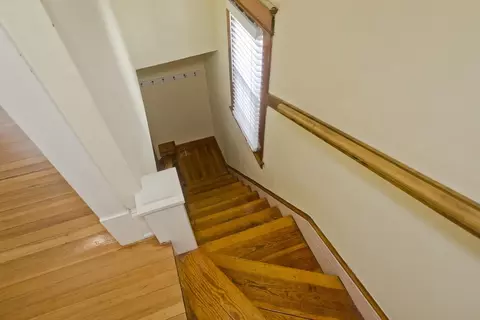 Entry Way - 139 Eddy St, Springfield, MA 01104 photo 4 of 4