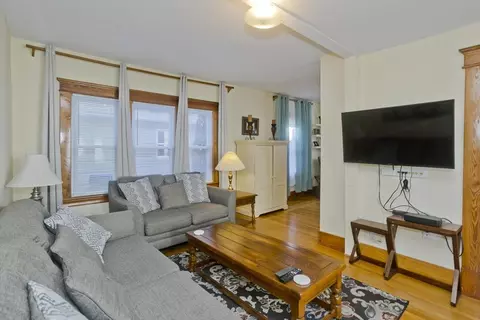 Living - 139 Eddy St, Springfield, MA 01104 photo 3 of 6