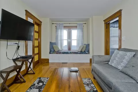 Living - 139 Eddy St, Springfield, MA 01104 photo 5 of 6