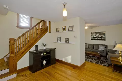 Entry Way - 139 Eddy St, Springfield, MA 01104 photo 2 of 4