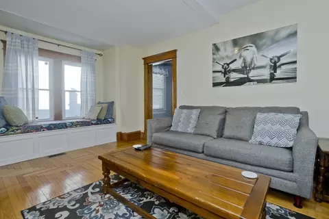 Living - 139 Eddy St, Springfield, MA 01104 photo 4 of 6