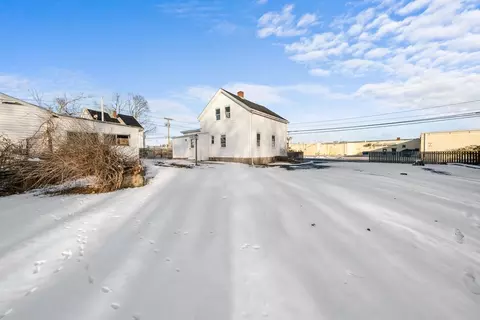 419 Laurel St, Fall River, MA 02724 photo 5