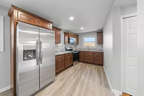 419 Laurel St, Fall River, MA 02724 photo 13