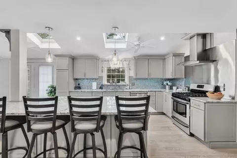 426 Mariner Cir, Barnstable, MA 02635 photo 6