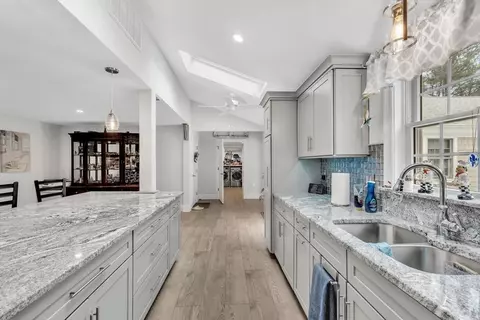 426 Mariner Cir, Barnstable, MA 02635 photo 7