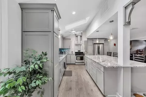 426 Mariner Cir, Barnstable, MA 02635 photo 4