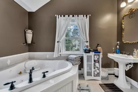 426 Mariner Cir, Barnstable, MA 02635 photo 28