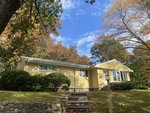 31 Ladd Hill Rd, Lynn, MA 01904
