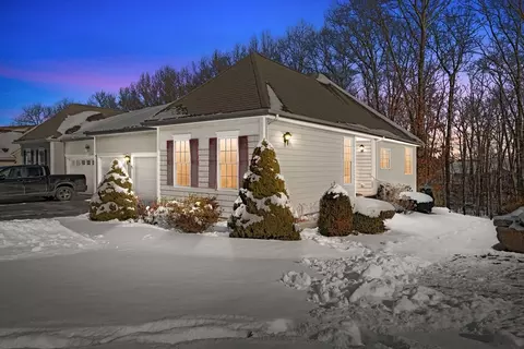 48 Taft Hill Ln #48, Uxbridge, MA 01569