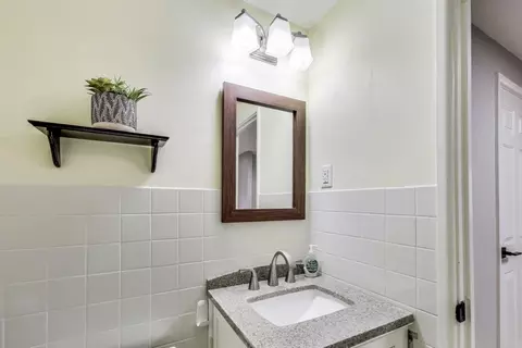 9 Hemlock Cir #9, Millis, MA 02054 photo 13