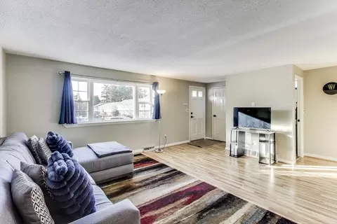 9 Hemlock Cir #9, Millis, MA 02054 photo 2