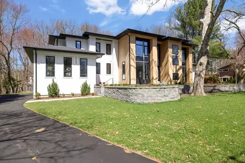 16 Winchester Dr, Lexington, MA 02420