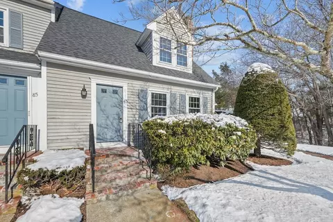 83 Village St #83, Easton, MA 02375