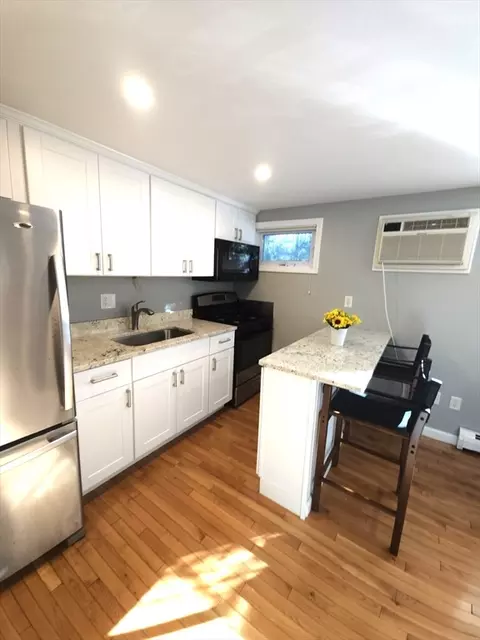 3040 Falmouth Rd #1A, Osterville, MA 02655