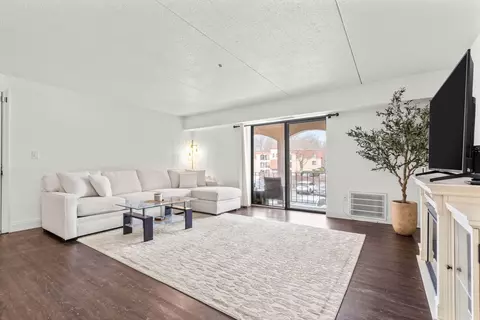 685 Oak St #25-5, Brockton, MA 02301
