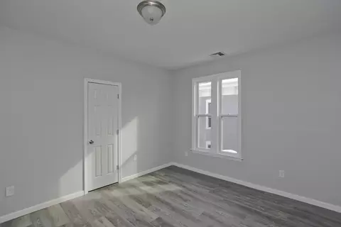 64 Thompson St, Springfield, MA 01109 photo 15