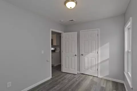 64 Thompson St, Springfield, MA 01109 photo 16