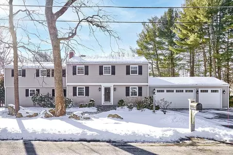 18 Rennie Dr, Andover, MA 01810