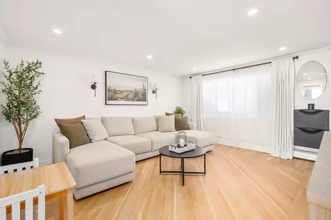 31 Andrew Cir #31, North Andover, MA 01845