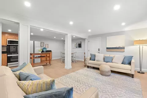 60-64 Carter St #3, Newburyport, MA 01950
