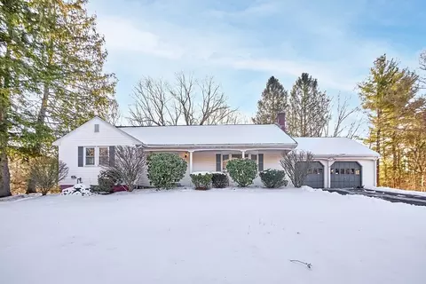 27 S Chelmsford Rd, Westford, MA 01886