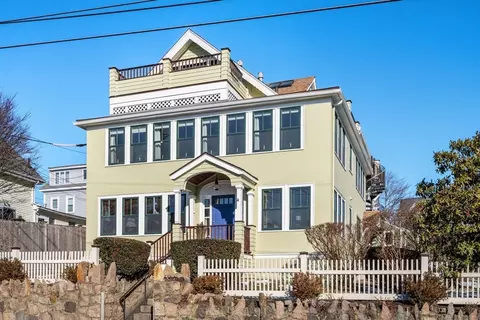 150 Prospect St #1, Gloucester, MA 01930