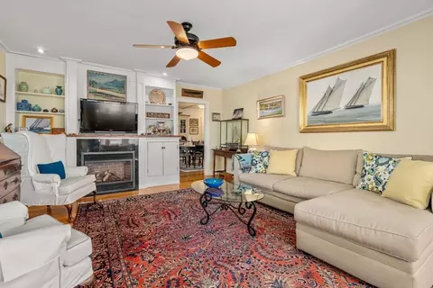 Living - 150 Prospect St #1, Gloucester, MA 01930 photo 3 of 4