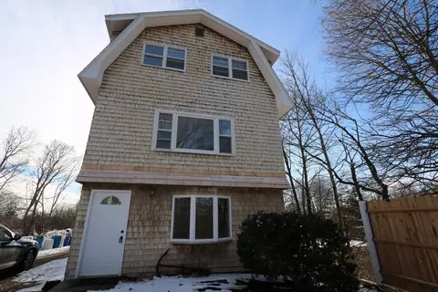 14 Maverick Ct, Marblehead, MA 01945