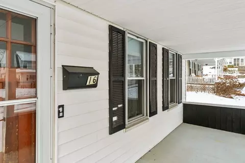 16 Holbrook St, Palmer, MA 01069