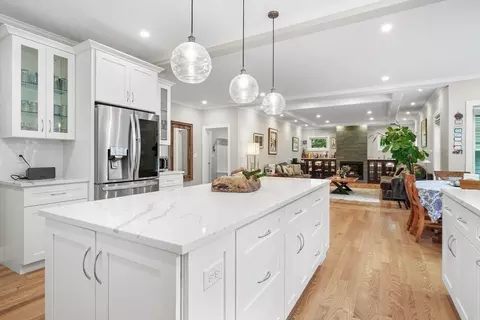 26 Winter St, Burlington, MA 01803